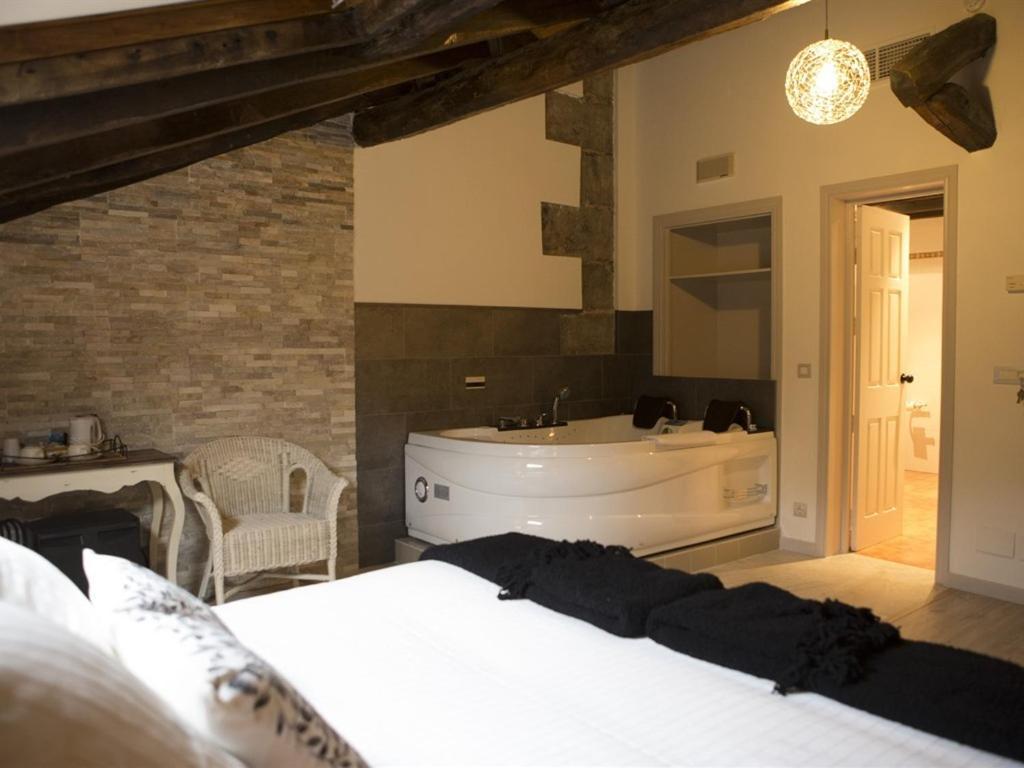 Akla Hotel Palacio Torre De Ruesga Calseca Extérieur photo